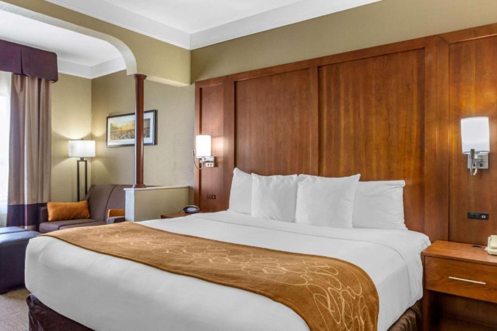 Comfort Suites Plainview Exteriör bild
